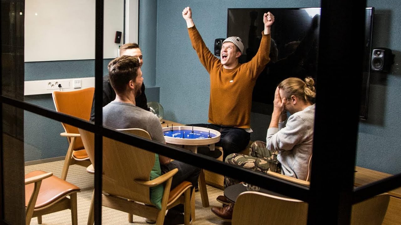 🎱 KLASK: The Award-Winning Magnetic Party Game of Skill for All Ages!