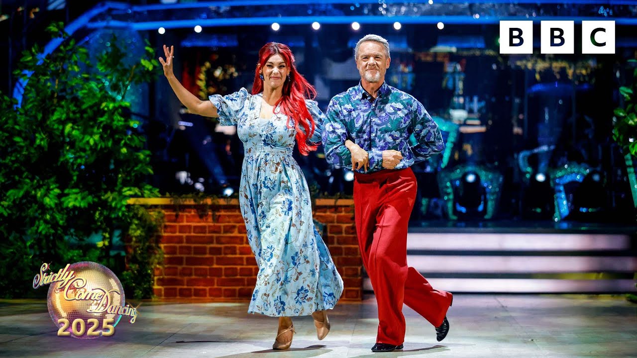 Stefan Dennis & Dianne Buswell Foxtrot to the Neighbours Theme by Barry Crocker ✨ BBC Strictly 2025