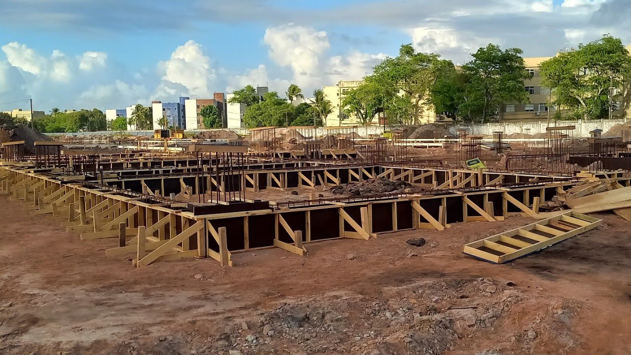 Viga do prédio 4 sendo concluído MAIS um trabalho feito pela as mão da carpintaria do CLAUDEMIR MAX 
