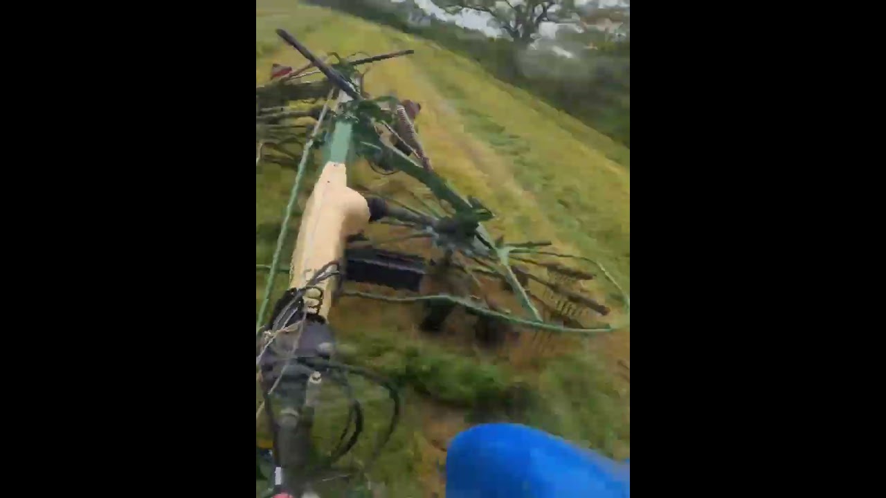 #sveaverkenf100 in action!! #farmingtechonology #retrofit #autosteer #newholland #haymaking #farming