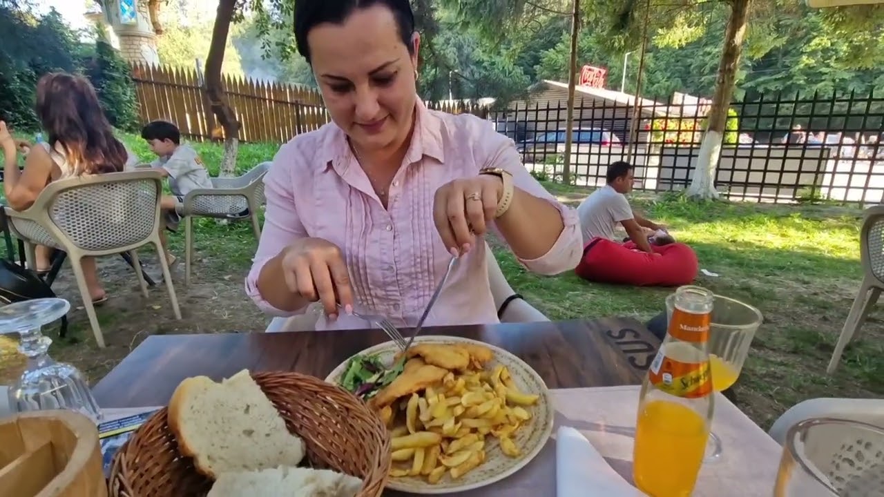 Mâncare bună în Râşnov și proastă în Bran la festival. Amendă de la jandarmi pentru nimic