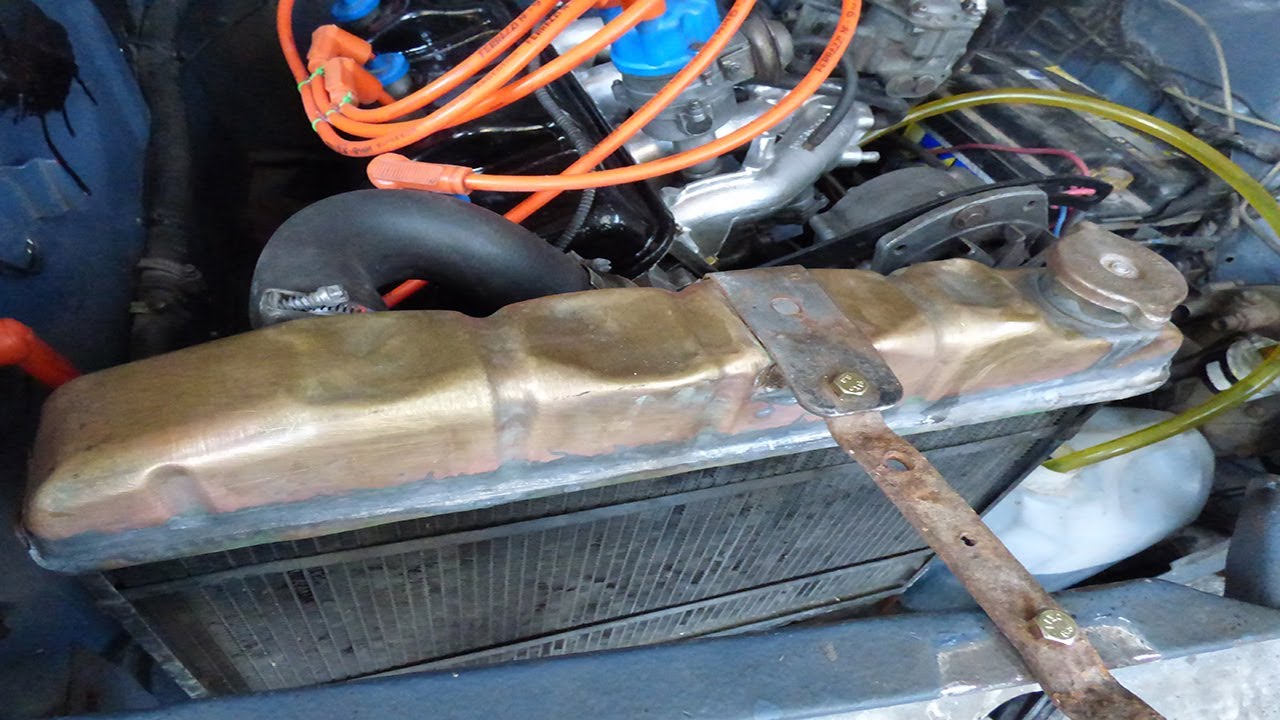 Reparando el radiador | PEUGEOT 504 83'