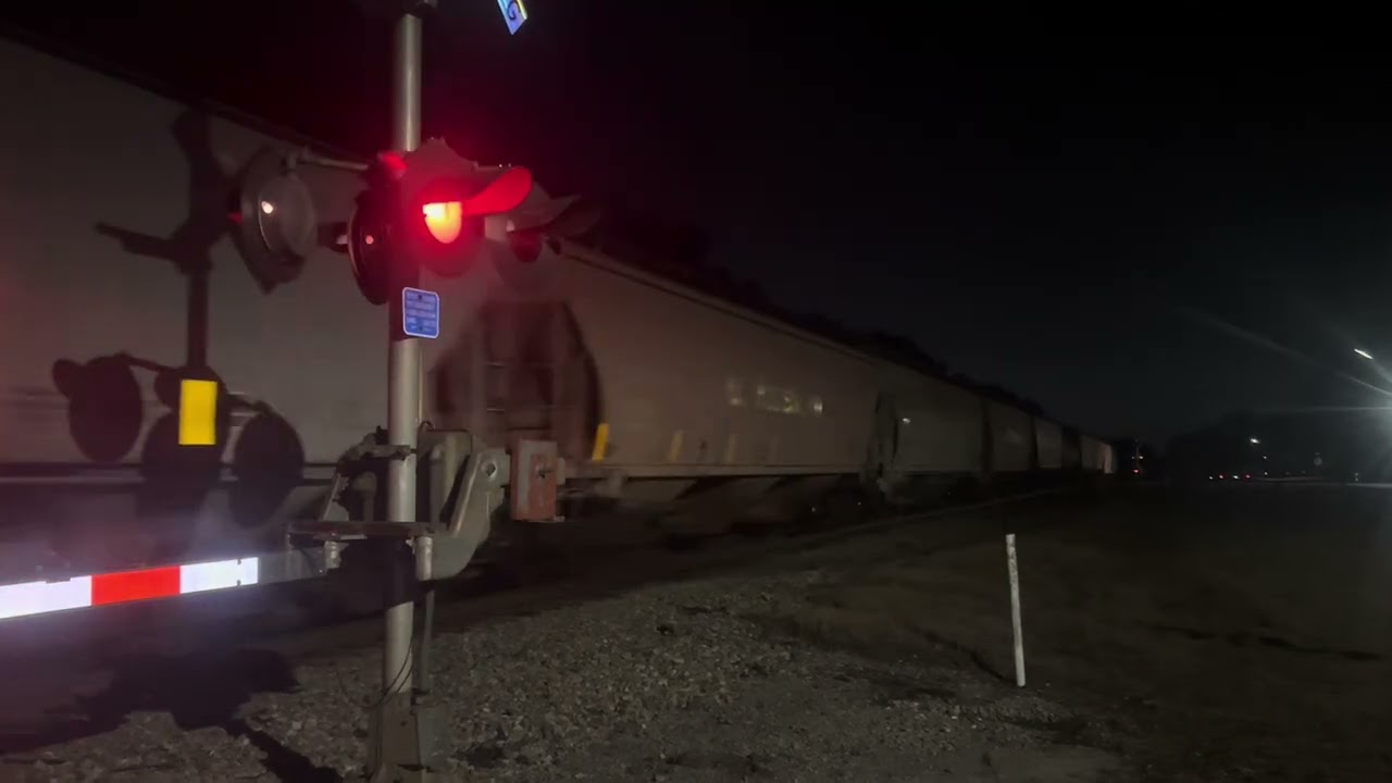 CSX M692-26 in the dead of night in Rincon, GA 