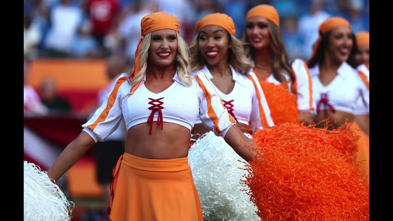 Men use Female Friends as Free Cheerleaders