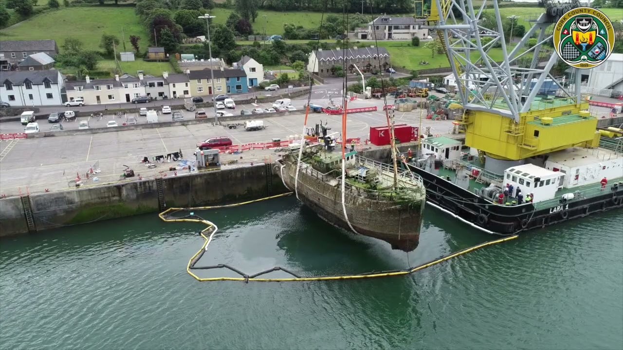 Lifting of the MV Sceptre in Union Hall