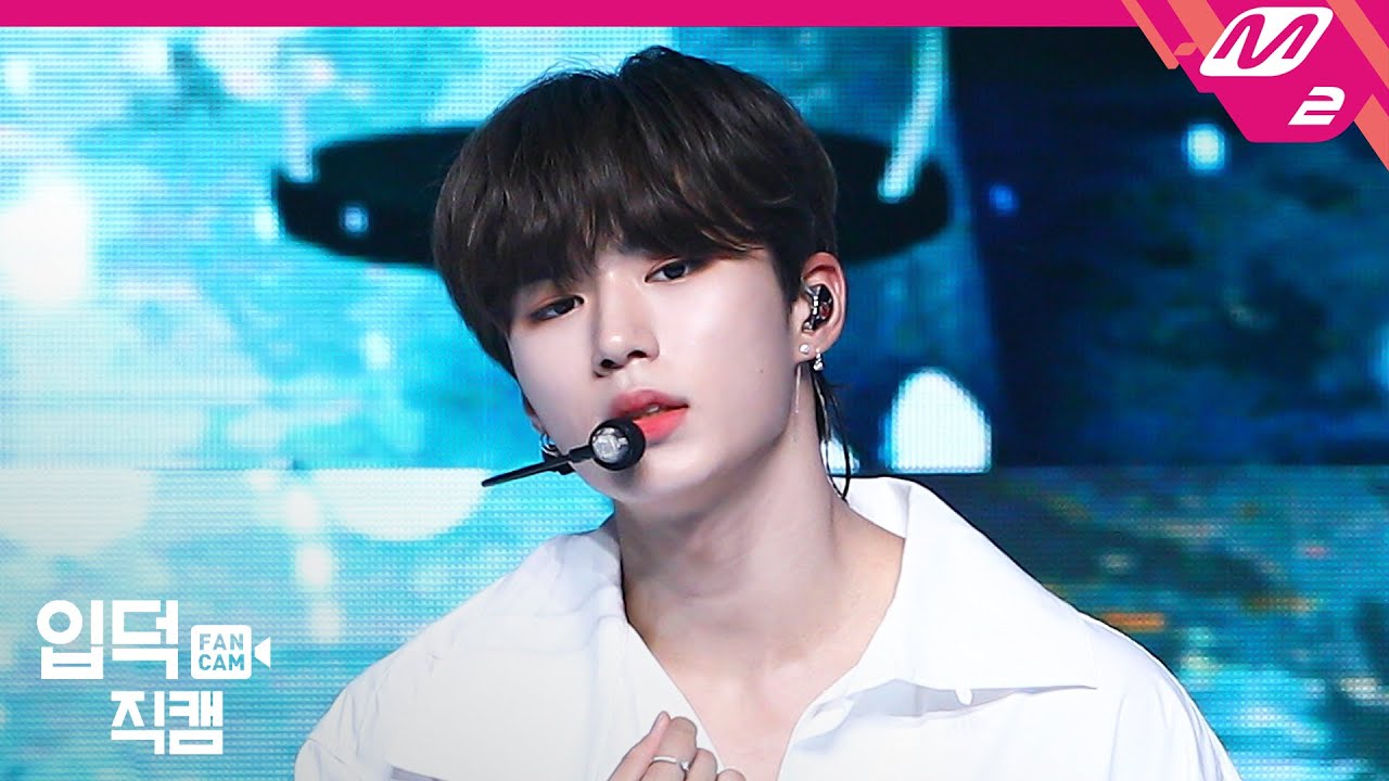 [입덕직캠]  위아이 김준서 직캠 4K '봄날(Spring Day)' (WEi KIM JUN SEO FanCam) | @MCOUNTDOWN_2020.12.24