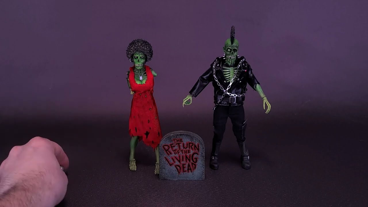 NECA Return Of The Living Dead Retro Cloth Trash And Suicide Review | @The Review Spot
