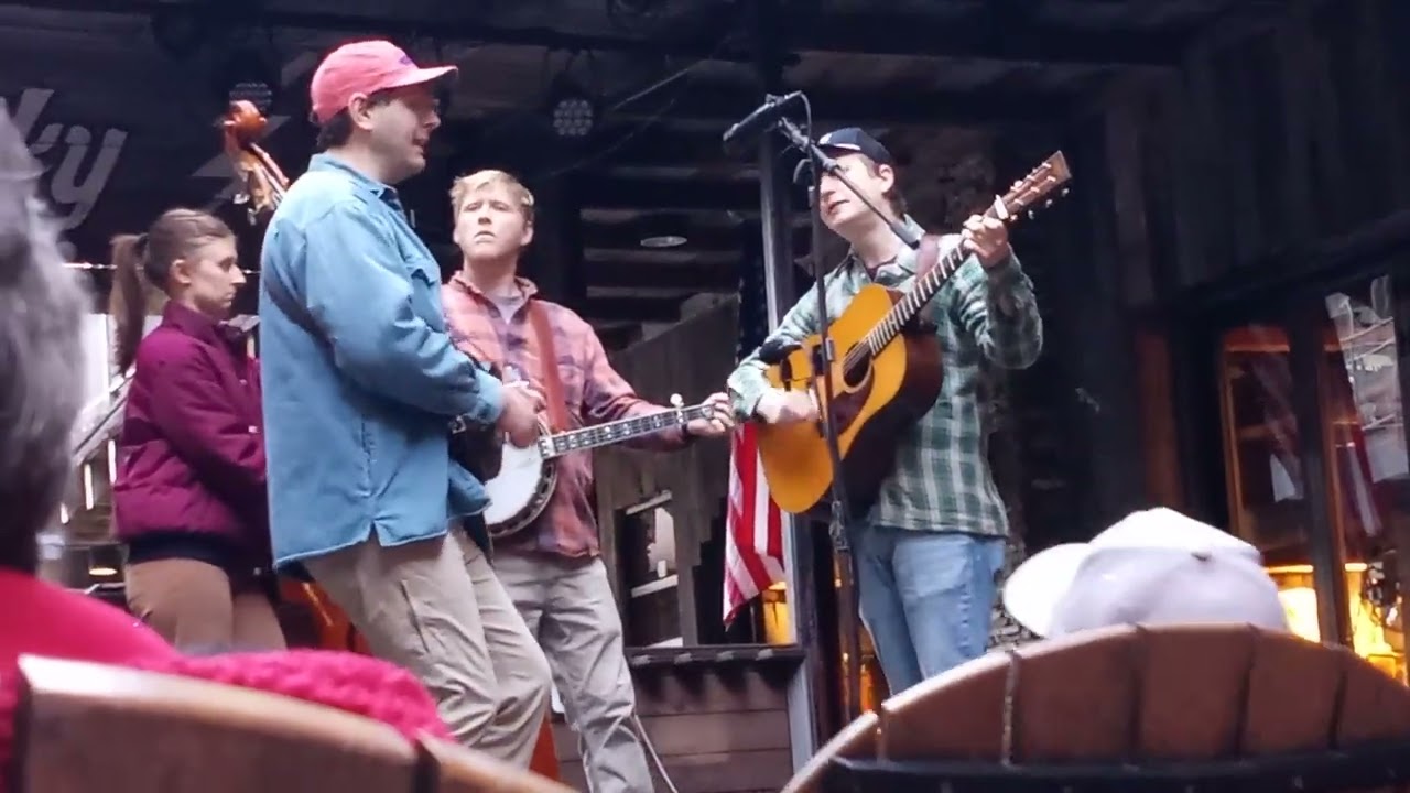 Ole moonshine Blue grass music in Gatlinburg Tennessee February 16 2026