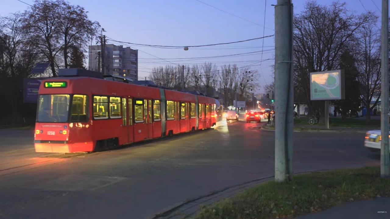 Ukraine, Lviv, tram 6 ride from Трамвайне депо (676) to Липинського (678)