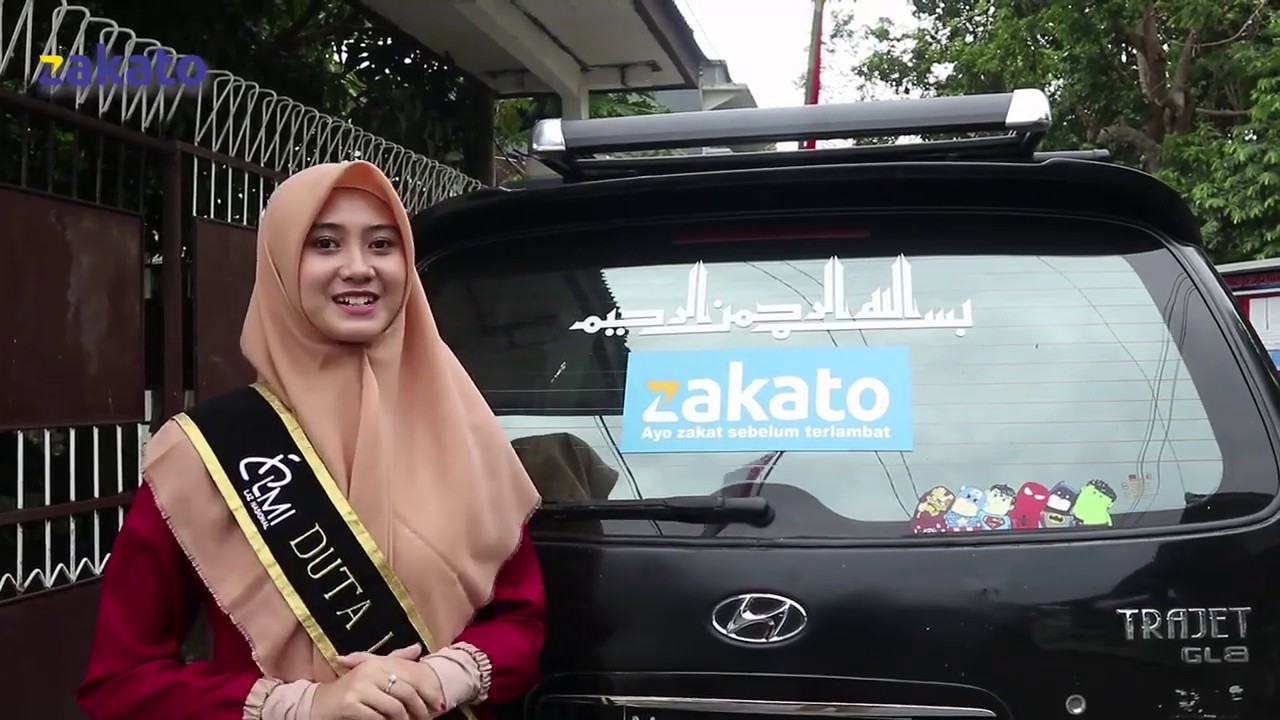 Bagi-Bagi Sembako Bareng Alfina Nindiyani