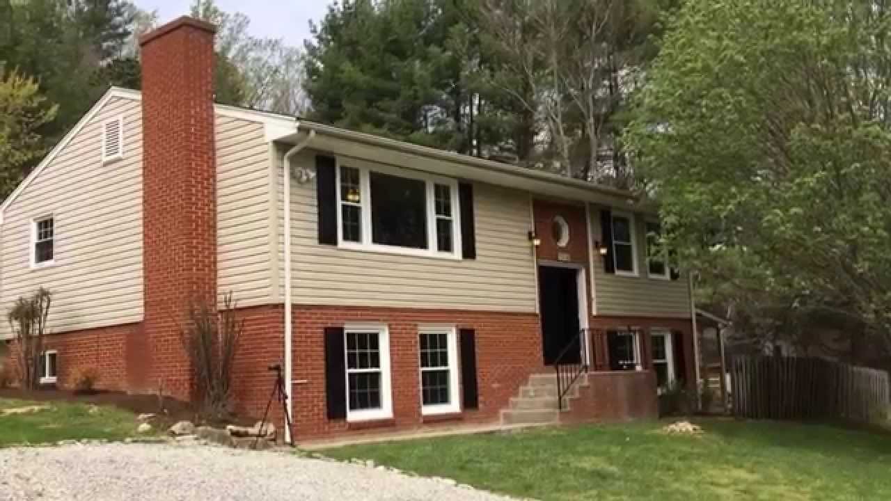 HOME FOR SALE IN ROANOKE COUNTY | 7120 PIPPIN LN