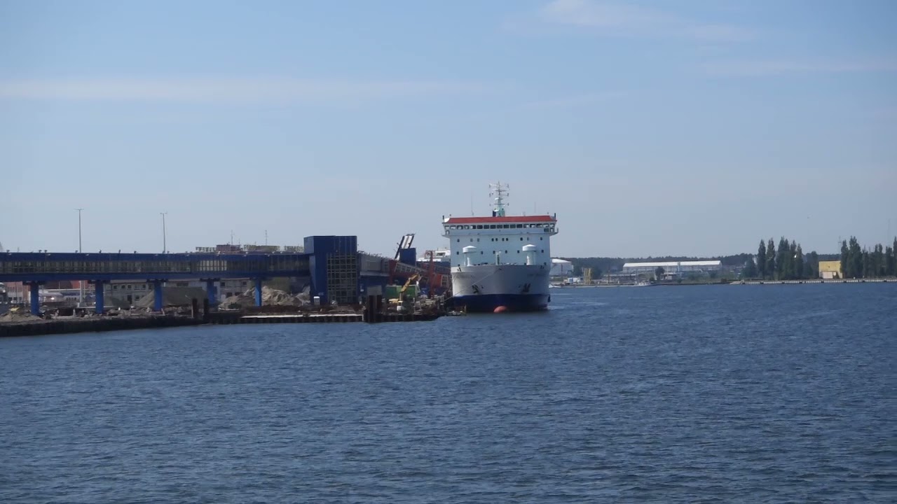MF JAN SNIADECKI, UNITY LINE DOCKED IN ŚWINOUJŚCIE PORT | BAGINFERRIES