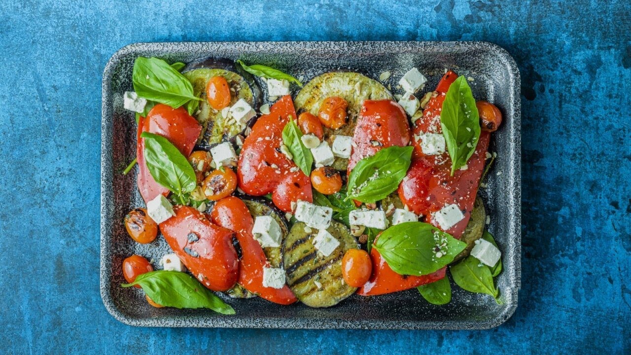 Receptų receptai. 2 sezonas, 34 serija: „Grill“ daržovių salotos su feta