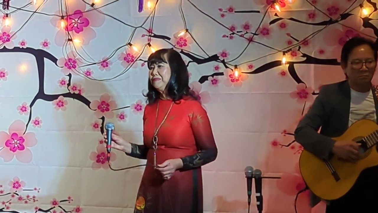 Thanh-Nguyên trình bày ca khúc Em Còn Nhớ Mùa Xuân (Ngô Thụy Miên)
