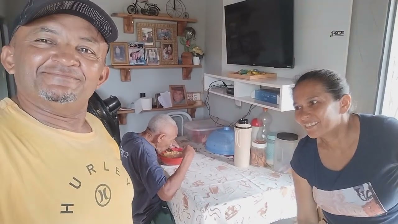 Enquanto o vô patonho toma café, nois cuidamos na faxina!