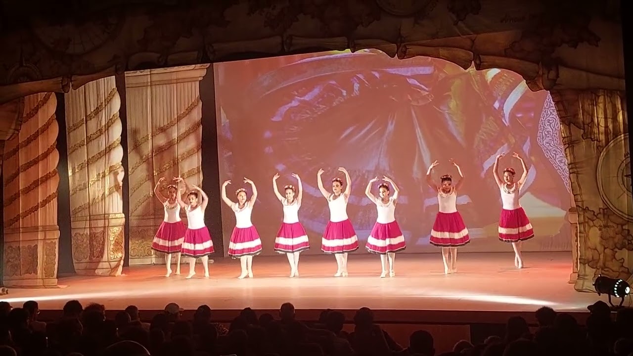 México  - Coreografia: Friday -  Studio de Ballet Juliana Maciel. 