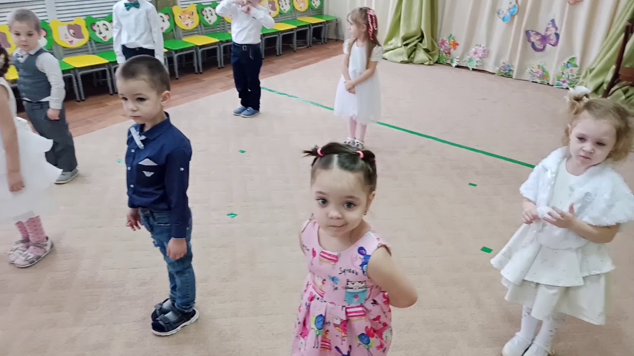 Утренник, посвященный 8 марта во 2 младшей группе