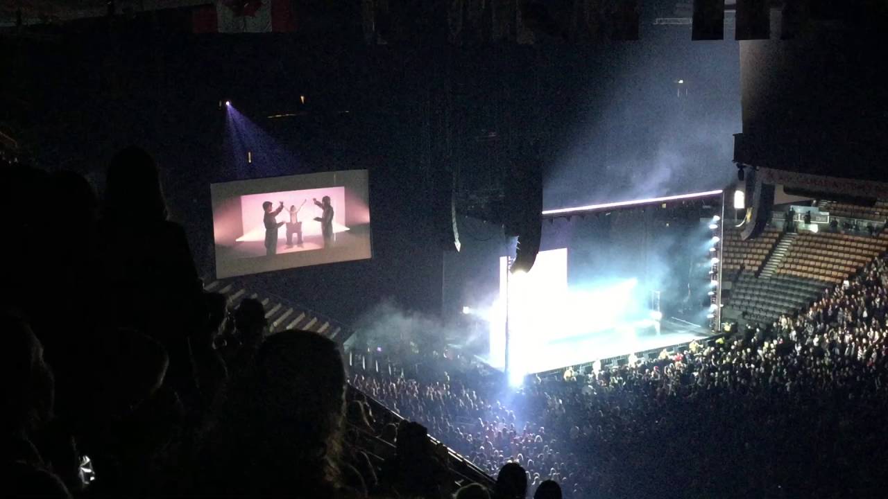 Sia - Unstoppable - Live in Toronto 2016