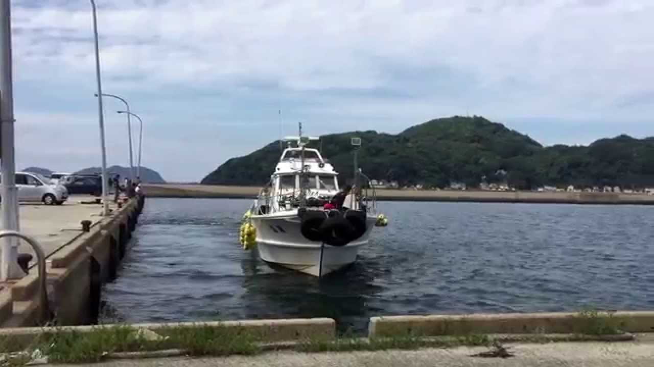 佐賀県名護屋港。瀬渡し船、飛鳥 二神島釣行は本船