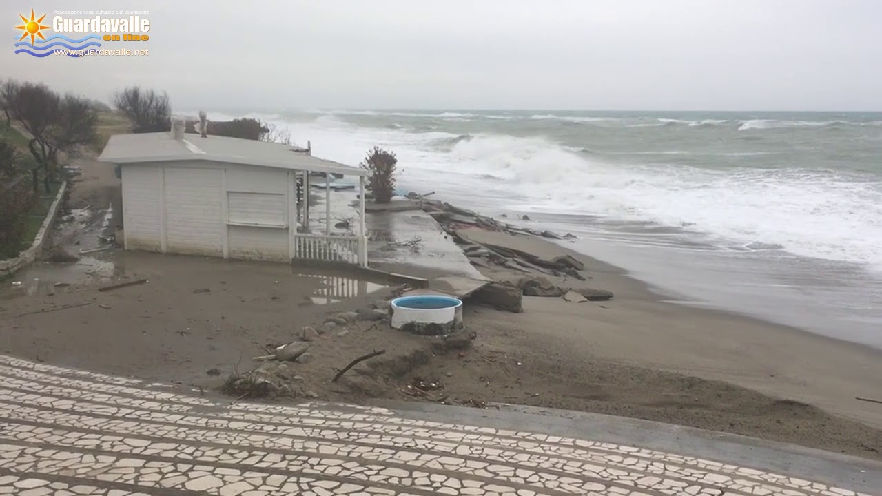 Guardavalle - Mareggiata del 5 febbraio 2018