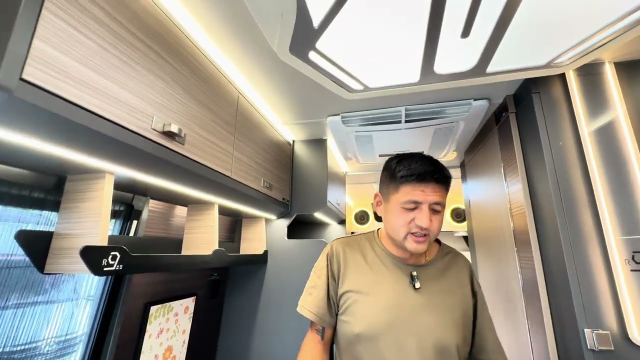 福特T8房车里的排面货，不到一年车主赔了20，果然是这东西只坑老板#二手房车 #二手车 #房车旅行