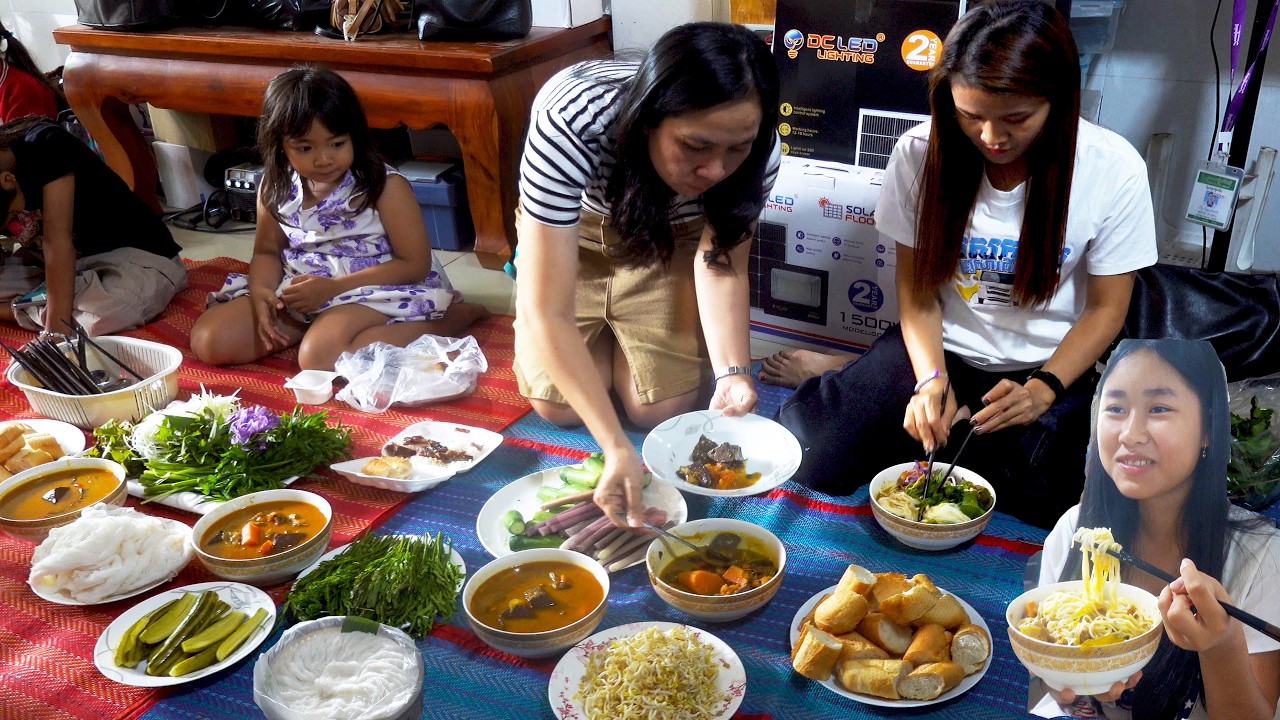 Khmer Rice Noodles With Chicken Curry For Lunch @ Sister's House - Nom Banhjok - Khmer Food