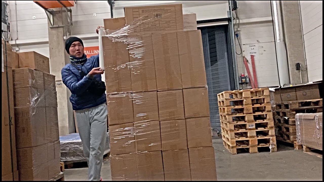 Working in an Estonian warehouse for a day