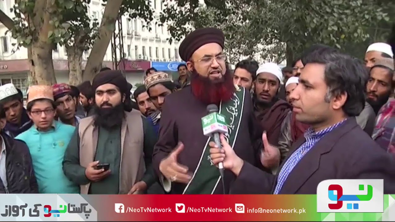 Dr Ashraf Asif Jalai at Mall Road Charing Cross Dharna  Exclusive Interview by Zubair Sajid Dhillon