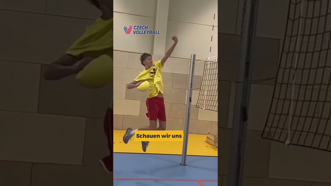 So unterscheiden sich die Anlauf-Schritte im Beach- und Hallenvolleyball