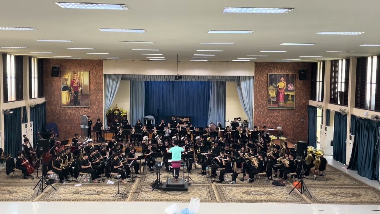 รถไฟบนฟ้า Ratwinit Bangkaeo Wind Symphony