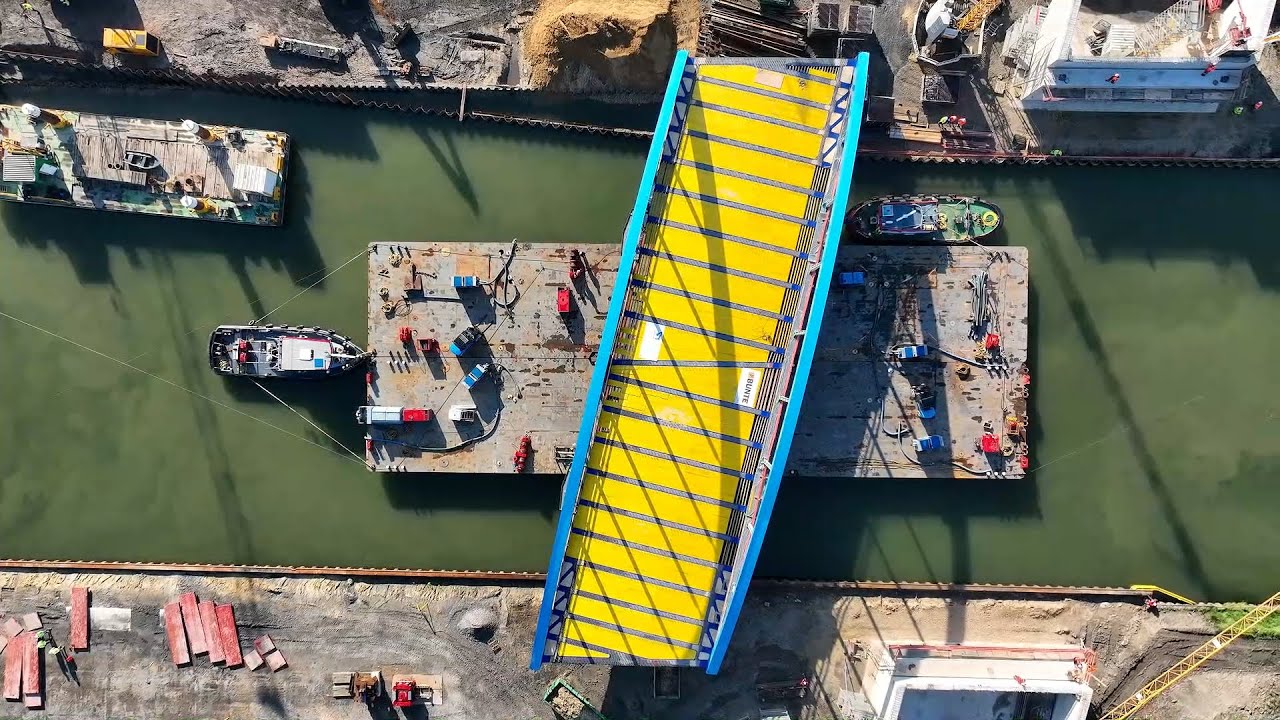 Einschwimmen der Löringhoff Brücke