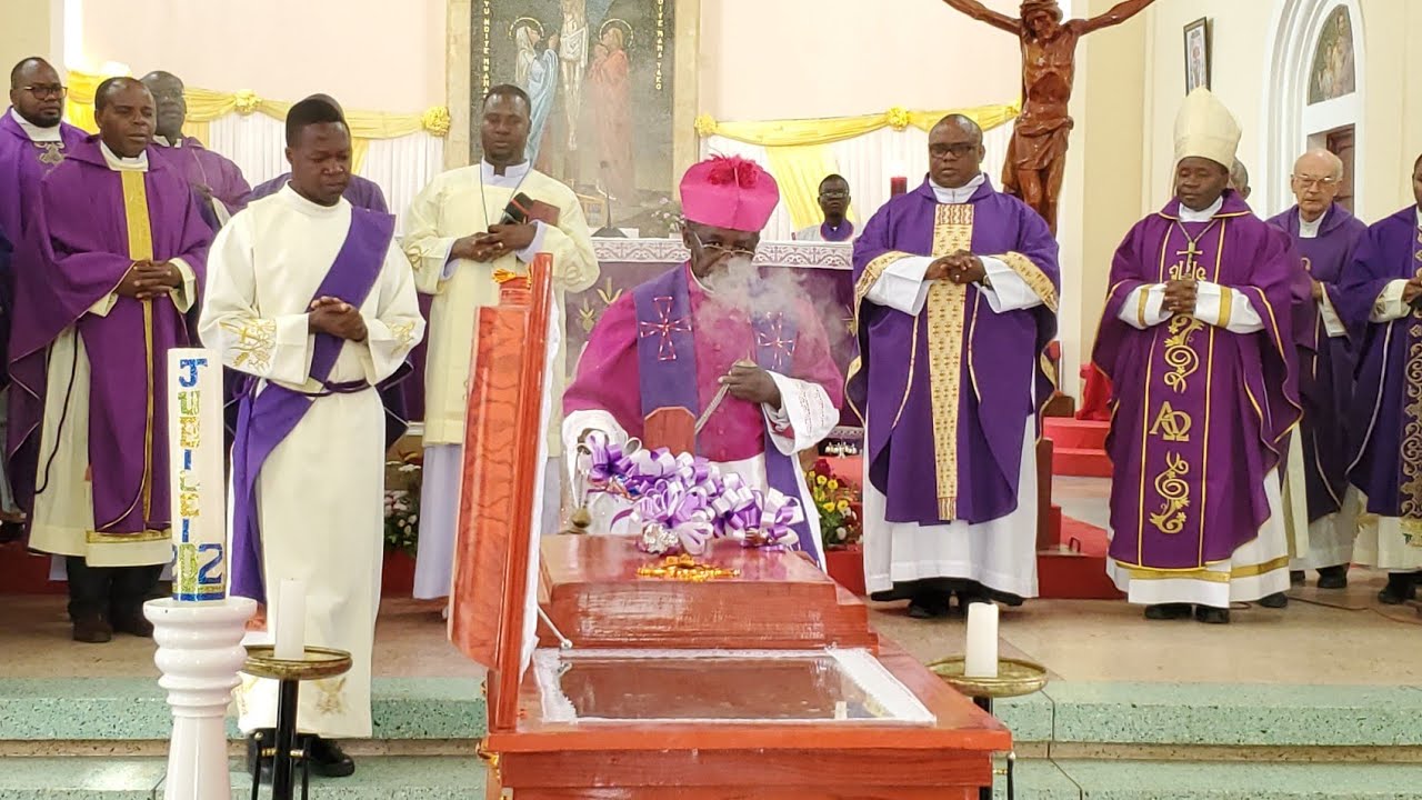 MISA TAKATIFU YA KUMUOMBEA MAREHEMU SR.MARIA ALBERTINA WA SHIRIKA LA MT.GEMMA GALGANI  WA DODOMA.