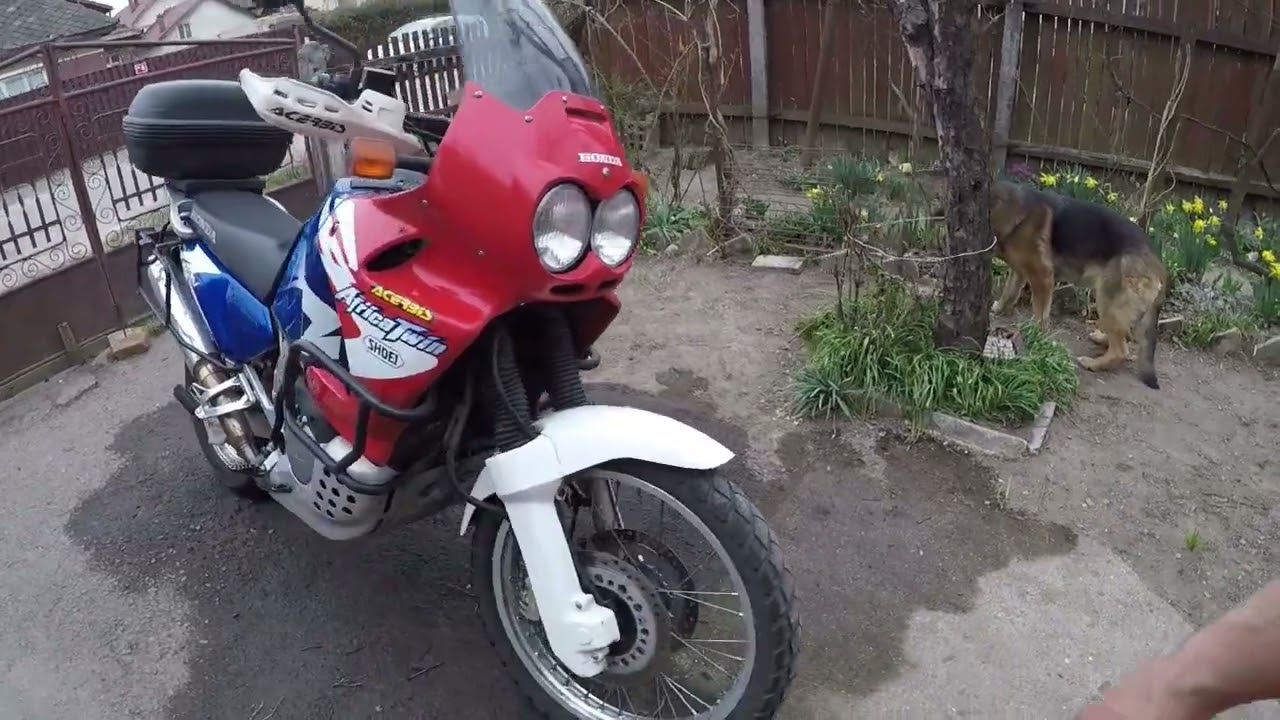 Honda Africa Twin XRV 750 first start after winter 2022