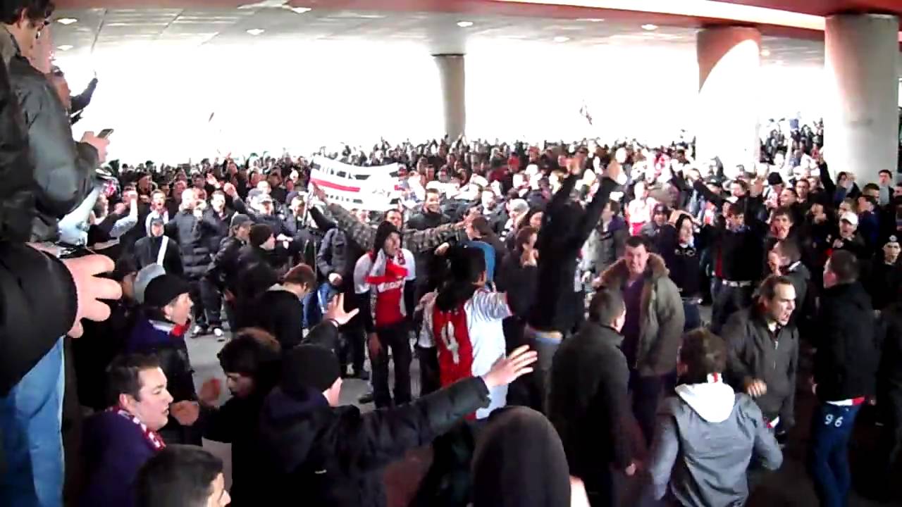 CORTEO ONDER BRUG AJAX VS PSV ULTRAS VAK 410 2010 BOBBY HAARMS