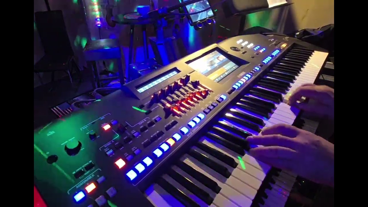 What a Feeling......Flashdance ( Keyboard Cover Genos 2)