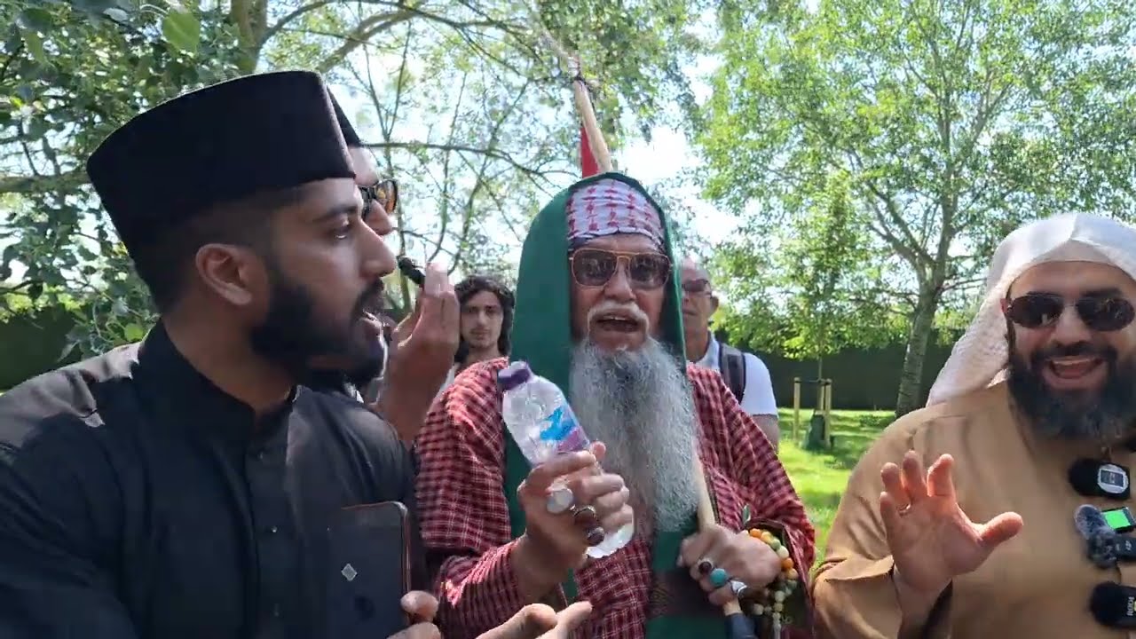 Qadyanis Gang Up Against Sheikh! Sheikh Mohammed And Visitor Speakers Corner Sam Dawah
