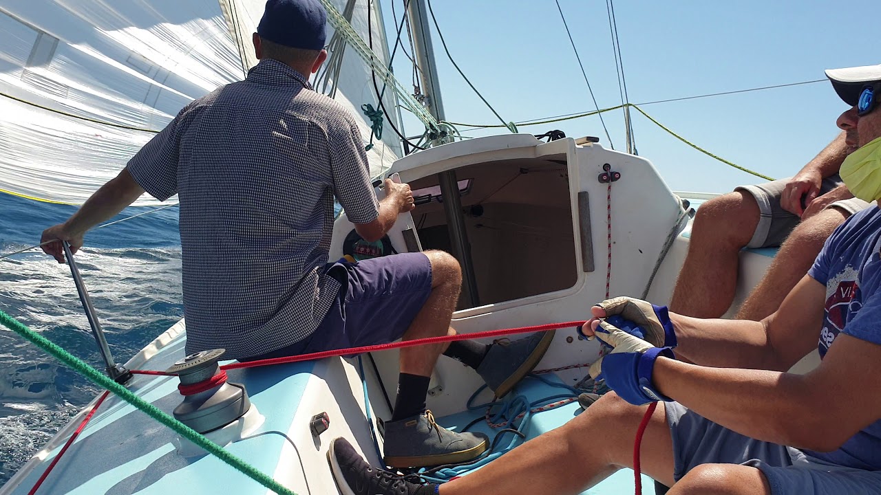 Navegando con Genaker y génova. [Club de navegación a vela Escola Port ]