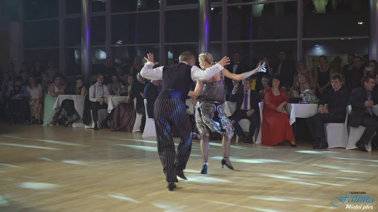 Taneční vystoupení vítězů Stardance Jiřího Dvořáka a Lenky Návorkové na Módním plese v Kroměříži