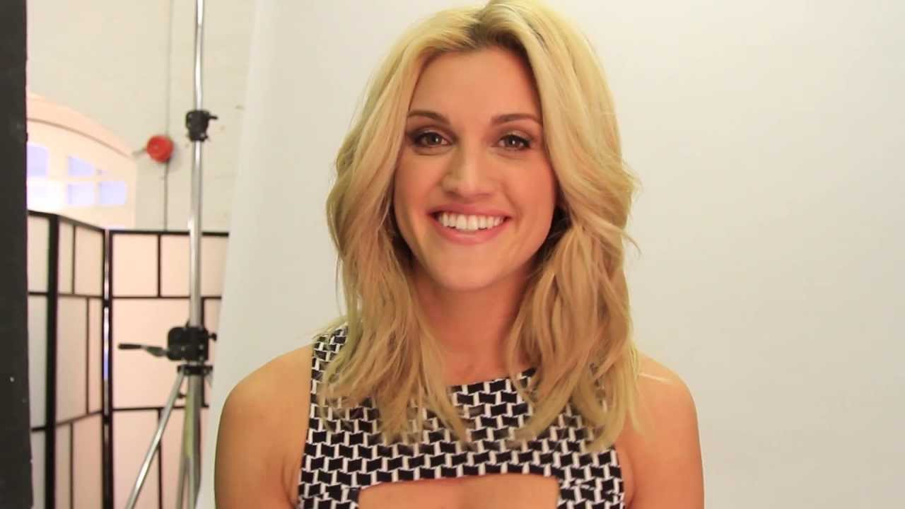 Ashley Roberts behind the scenes photoshoot for Closer magazine