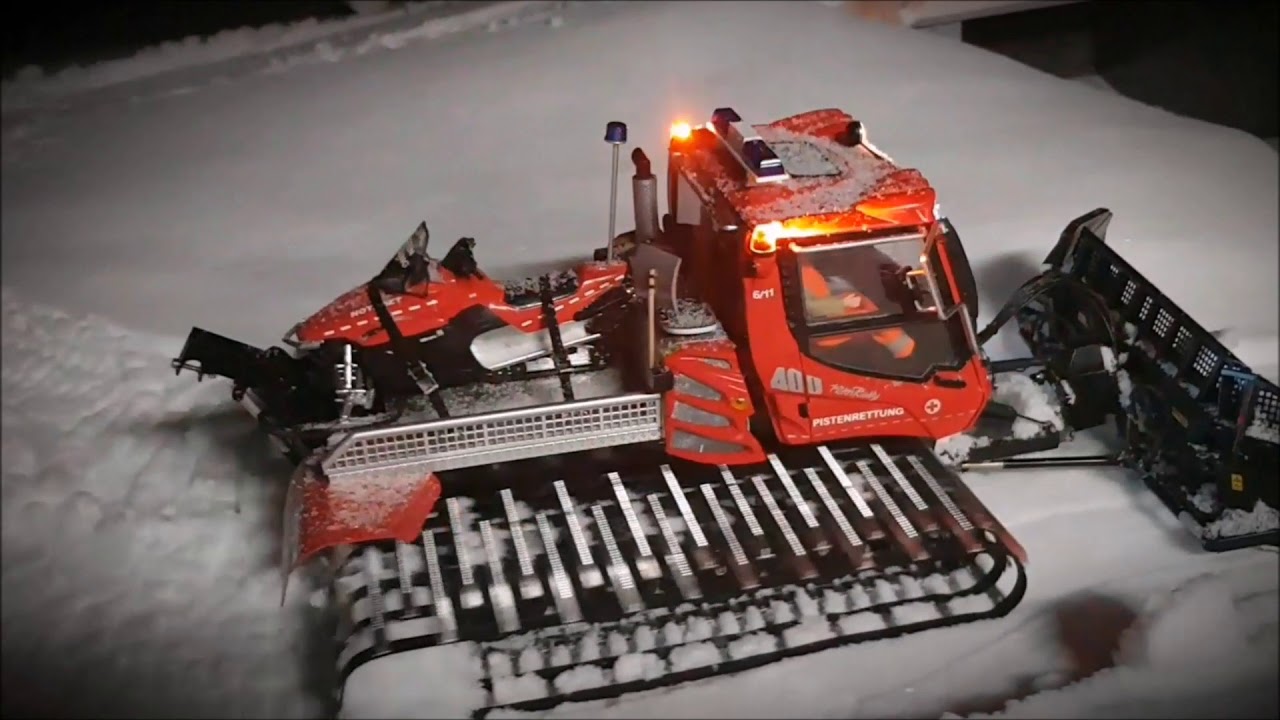 mit dem Pistenbully 400 - Pistenrettung - durch den Pulverschnee