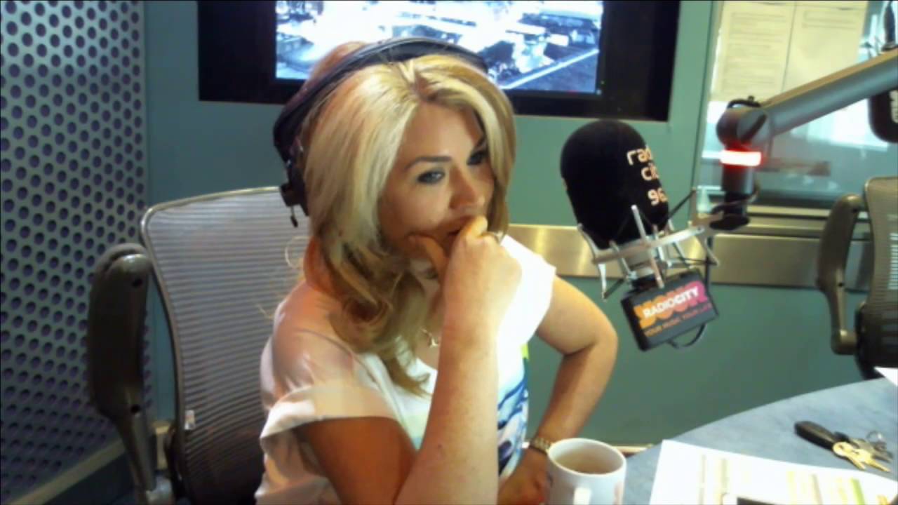 Leanne's dad rings up about Father's Day