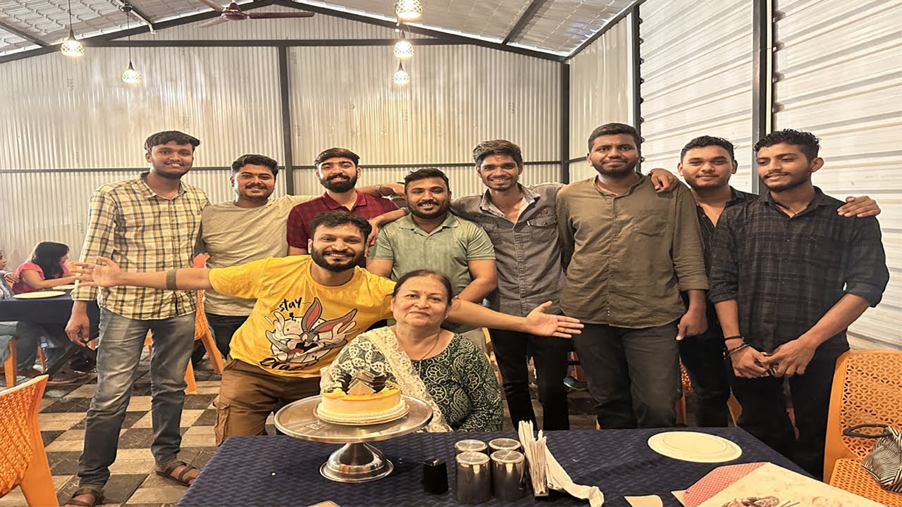 *पावसा मुळे #आई चा Birthday fail झाला? | Parikshit ला नशा 😵‍💫| #pune #marathivlog #marathi #मराठी