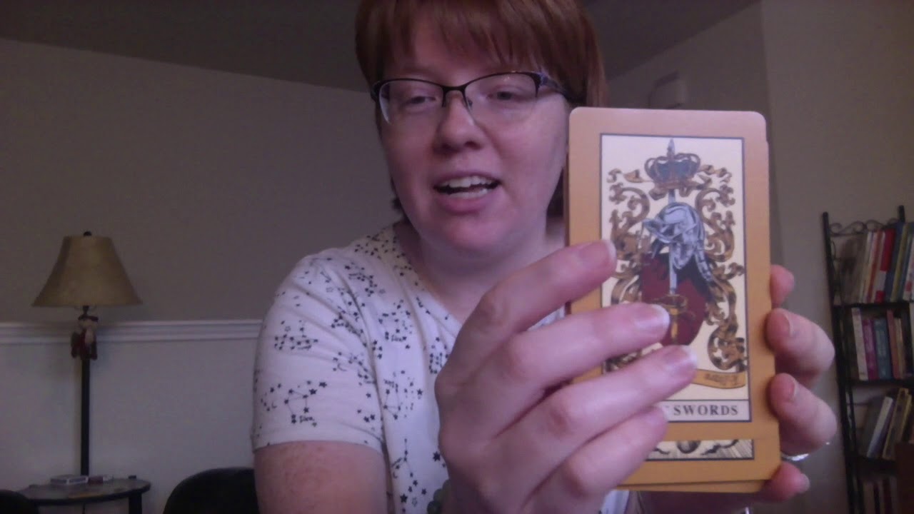 Unboxing the English Magic Tarot