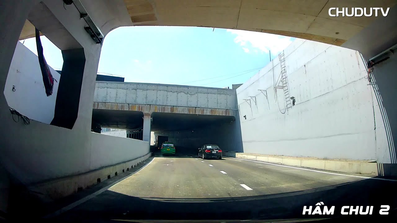 Đi thử Hầm chui số 2 của Nút giao An Phú vừa thông xe