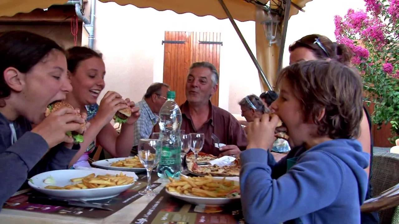Camping Le Perpetuum***  - en bord de rivière