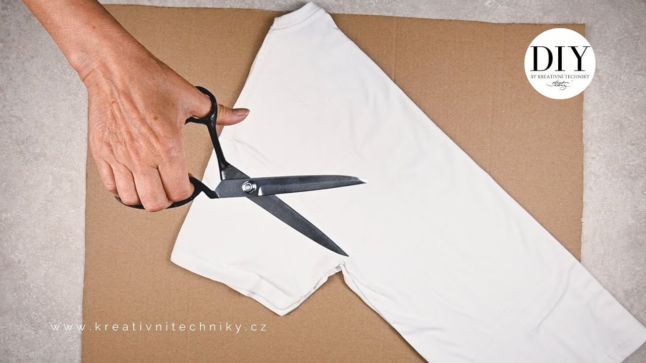 Staré tričko můžete ještě využít: Jednoduchý návod na tvoření | DIY