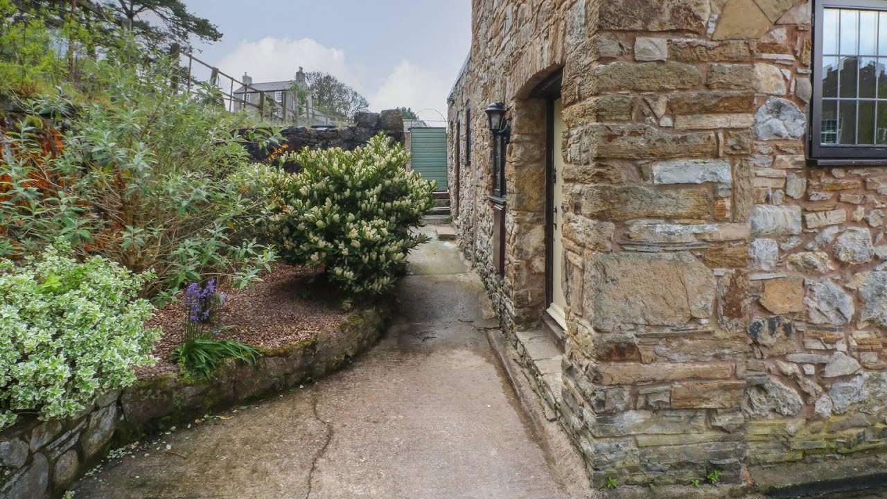 The Coach House, Holywell, United Kingdom | Travel With Kiara