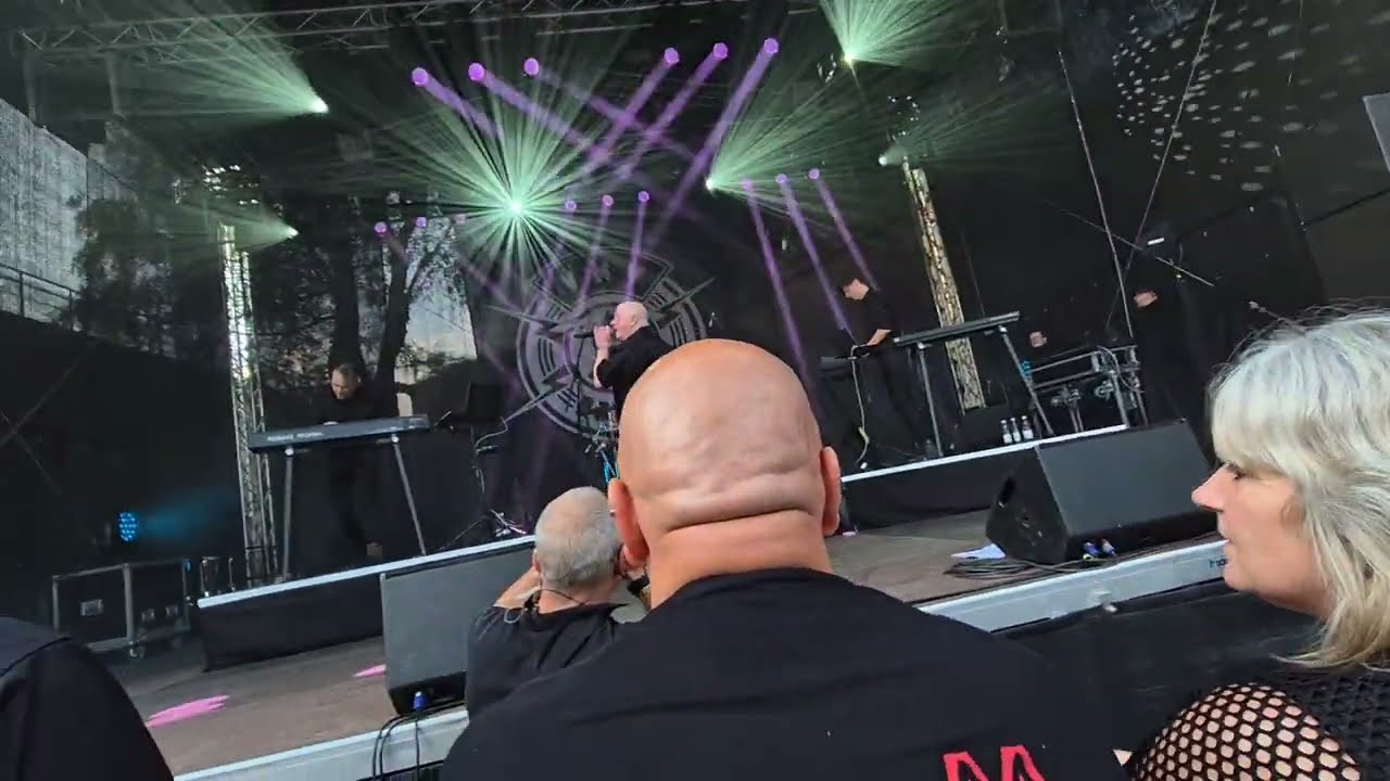 VNV NATION  