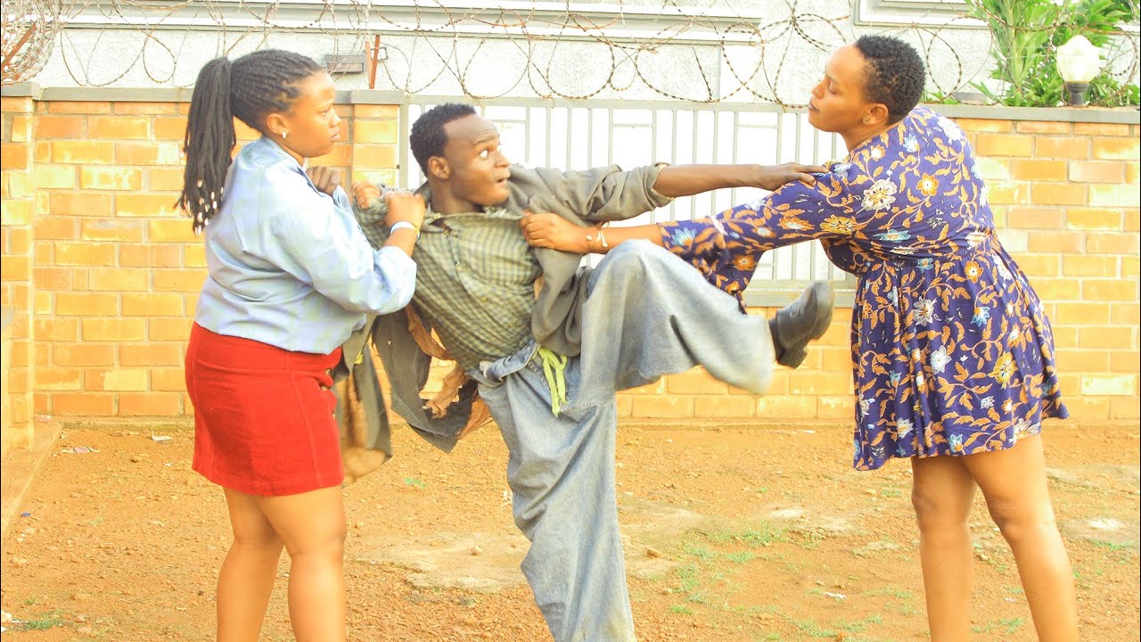 DANIZZO COMEDY:DANIZZO KURYA UMWANA KURI BONANE BIMUTEJE INGARU 