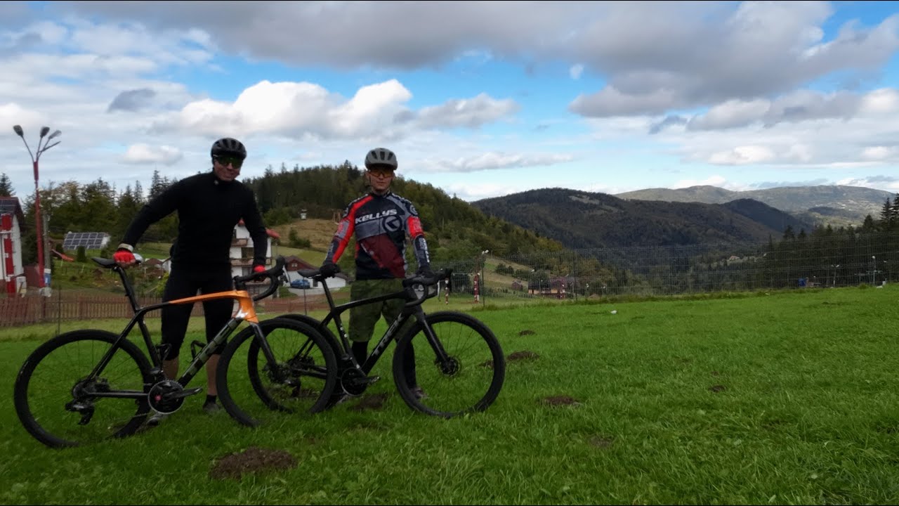 Nowy Trek Domane SL7 eTap oraz Emonda SL7 eTap Rowery szosowe na przełęczy Salmopolskiej